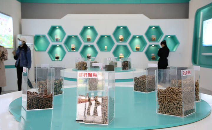 阳信县利民公司展厅内展示的P站PROBURN破解版生物质颗粒燃料